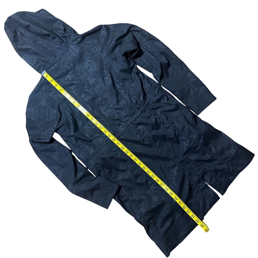 Lululemon Apres Yoga Hooded Jacket Black Dance In Snow Pattern Size 6 - Picture 8 of 11